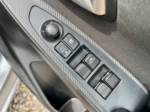 Mazda 2 SE-L NAV 18