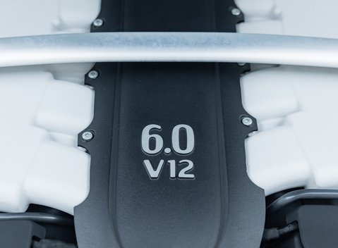 Aston Martin V12 Vantage S 44