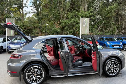 Porsche Macan D S PDK - £14K EXTRAS -AIR SUSPENSION -PDLS+ -BOSE -SIDE SKIRTS -ACC-CAMERA 17