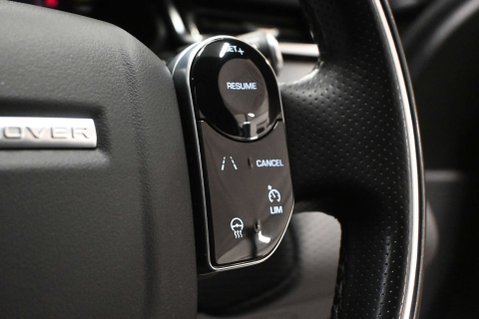 Land Rover Range Rover Velar 2.0 Range Rover Velar R-Dynamic SE D180 Auto 4WD 5dr 40