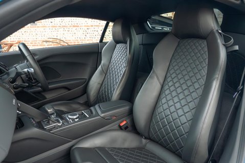 Audi R8 5.2 FSI V10 Performance Carbon Black Coupe 2dr Petrol S Tronic quattro Euro 41