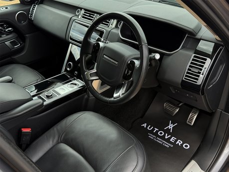 Land Rover Range Rover WESTMINSTER BLACK 38