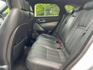 Land Rover Range Rover Velar 3.0 Range Rover Velar R-Dynamic HSE D300 Auto 4WD 5dr 42