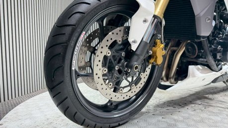 Triumph Street Triple 2013 ONLY 13K STUNNING EXAMPLE NEW MOT WARRANTY 15