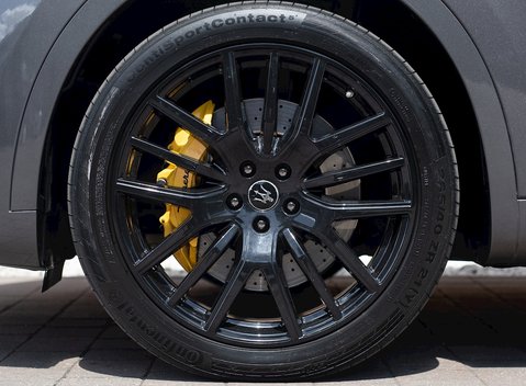 Maserati Levante S GranSport 10