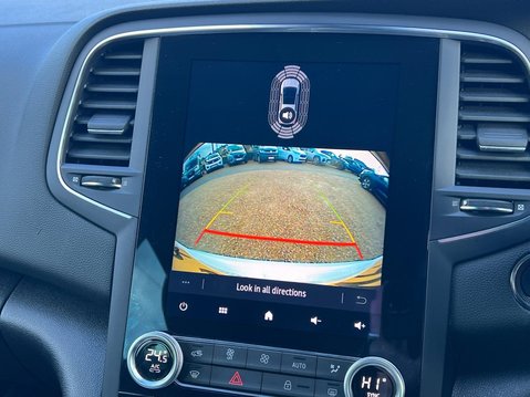 Renault Megane ICONIC E-TECH 27