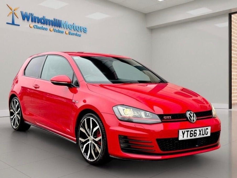 2016 Volkswagen Golf exterior view