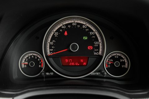 Volkswagen Up MOVE UP BLUEMOTION TECHNOLOGY 15