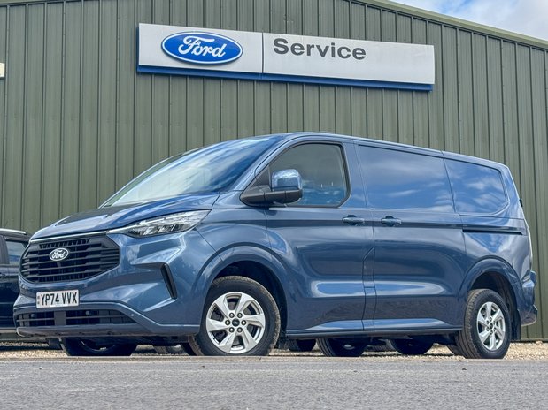 Ford Transit Custom SWB L1H1 Low Roof Limited 300 Air Con Alloys Camera Sensors EURO 6 1