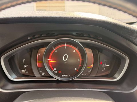 Volvo V40 2.0 V40 R-Design D2 5dr 29