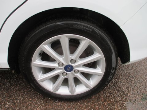 Ford B-Max 1.0T EcoBoost Titanium Navigator Euro 6 5dr 41