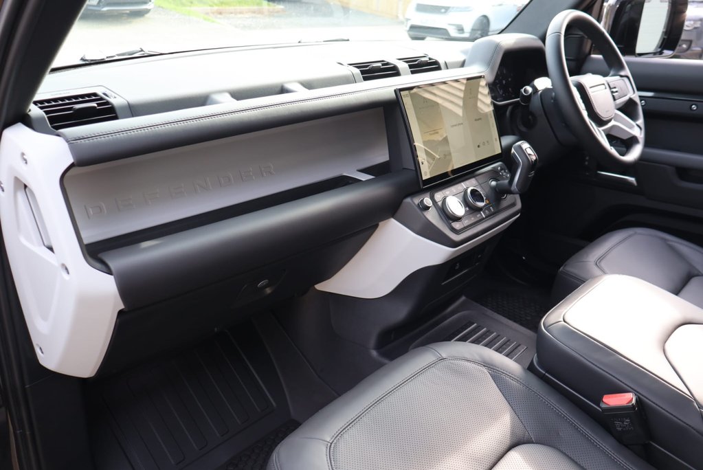 Land Rover Defender 110 BRAND NEW D350 HARD TOP  HSE STYLED BY SEEKER 3 SEATER ASK ABOUT REAR SEATS 16