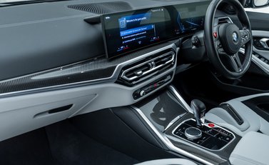 BMW M3 COMPETITION M XDRIVE TOURING 14