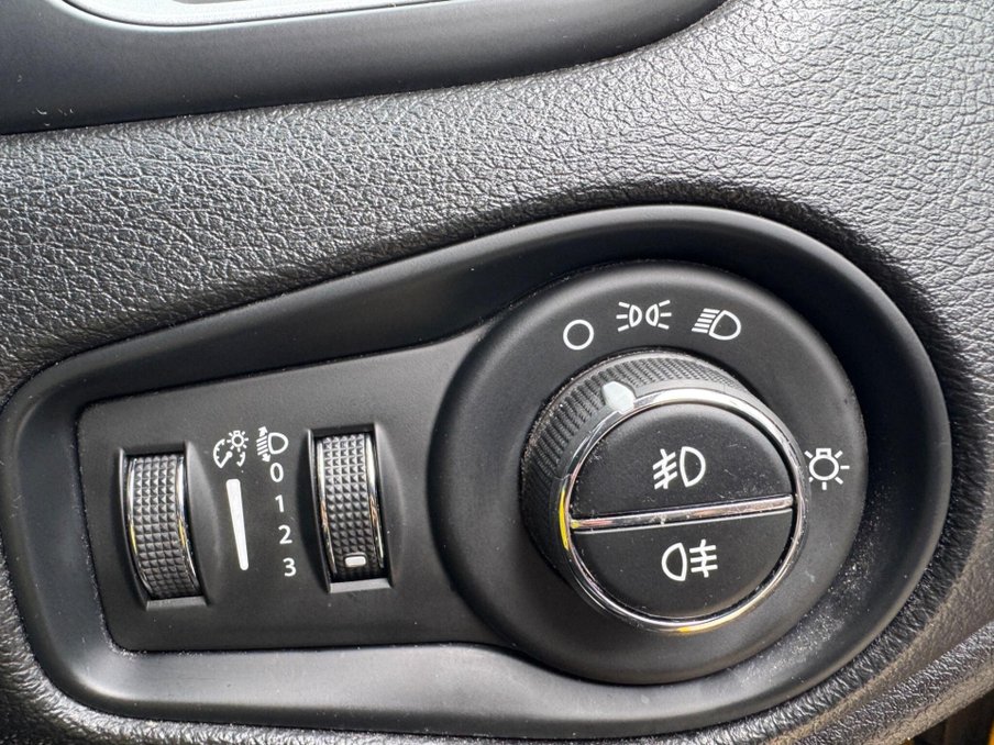 2018 Jeep Renegade — image 35