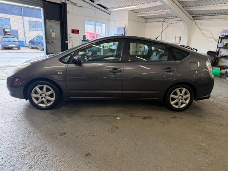 Toyota Prius 1.5 T Spirit CVT 5dr 4