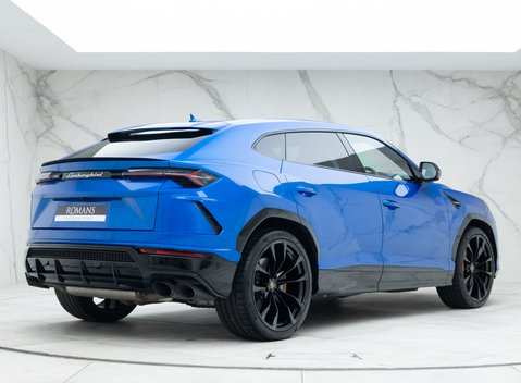 Lamborghini Urus 3