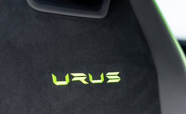 Lamborghini Urus PERFORMANTE 19