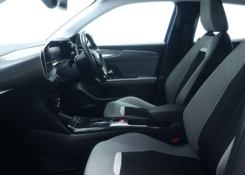 Vauxhall Mokka 50kWh Elite Nav Premium SUV 5dr Electric Auto (136 ps) 46