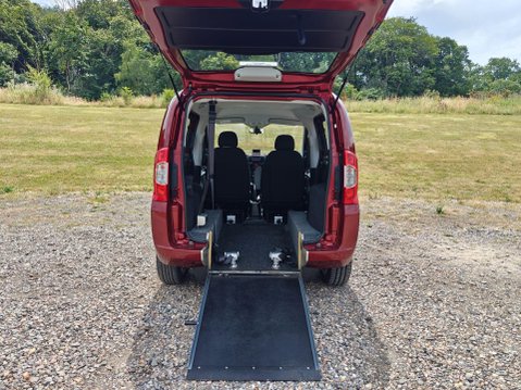 Fiat Qubo 1.4 Lounge Euro 6 5dr WAV Wheelchair Accessible Vehicle 7