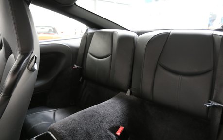 Porsche 911 Carrera S - Sensational Manual Coupe 27