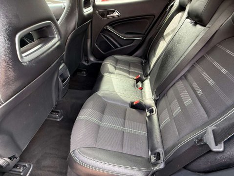 Mercedes-Benz GLA 1.6 GLA180 Urban Edition SUV 5dr Petrol 7G-DCT Euro 6 (s/s) (122 ps) 35
