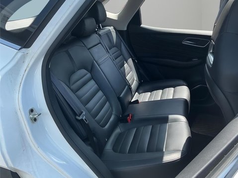 MG HS 1.5 T-GDI Exclusive Euro 6 (s/s) 5dr 6