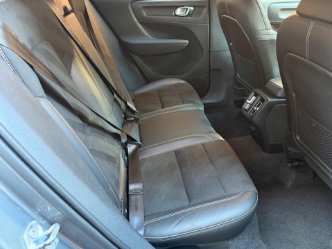 Volvo XC40 2.0 D3 R-Design Euro 6 (s/s) 5dr 31