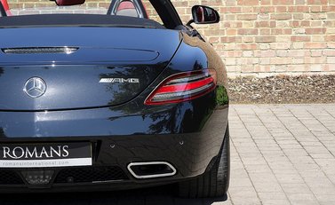 Mercedes-Benz SLS AMG Roadster 11