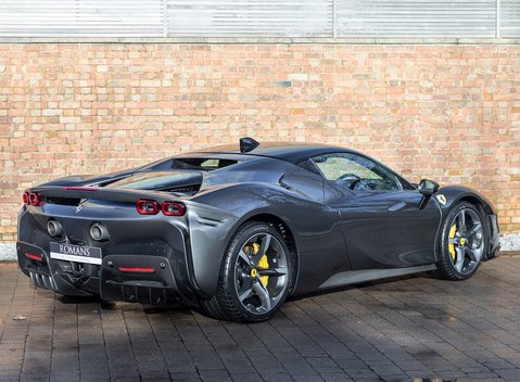 Ferrari SF90 Stradale 7