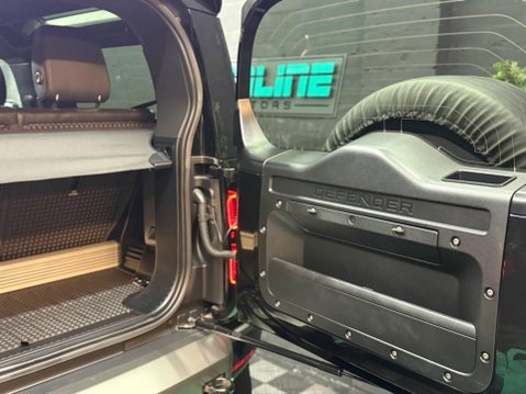 Land Rover Defender 3.0 D250 MHEV X-Dynamic S Auto 4WD Euro 6 (s/s) 3dr 34