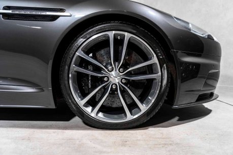Aston Martin DBS V12 VOLANTE. FULL ASH. CARBON EXT. CERAMIC BRAKES. BANG & OLUFSEN. 14