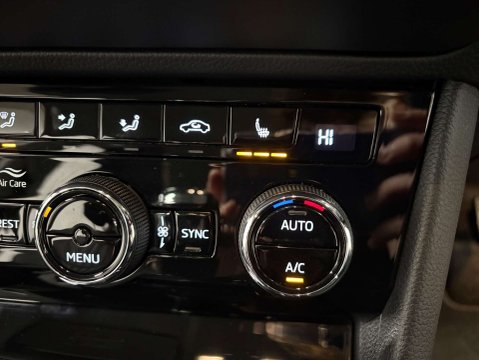 Skoda Superb 2.0 Superb SE L Executive TDI Semi-Auto 5dr 26