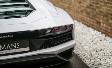 Lamborghini Aventador S 31