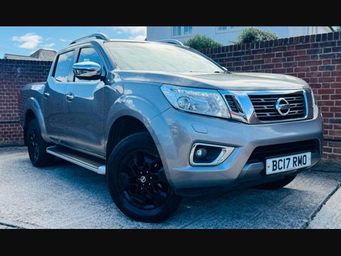 Nissan Navara 2.3 dCi Tekna Pickup Double Cab 4dr Diesel Auto 4WD Euro 6 (190 ps) 1
