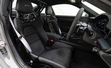 Porsche 911 (992) GT3 10