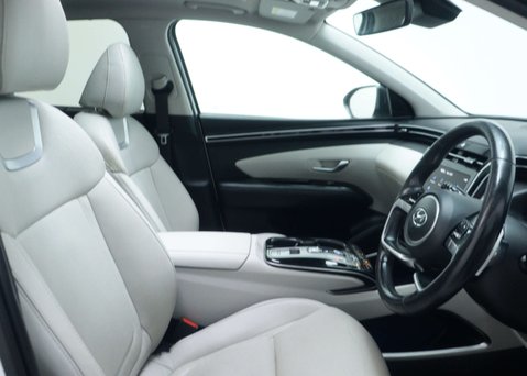 Hyundai TUCSON 1.6 h T-GDi 13.8kWh Ultimate SUV 5dr Petrol Plug-in Hybrid Auto 4WD Euro 6 48