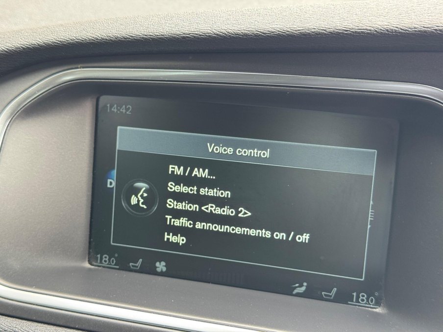 2015 Volvo V40 — image 27