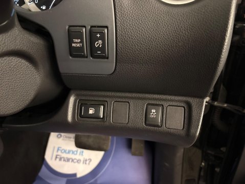 Nissan Navara 2.3 dCi Tekna Auto 4WD Euro 6 4dr 24