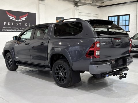 Toyota Hilux INVINCIBLE X 4WD 48V MHEV AUTO 13