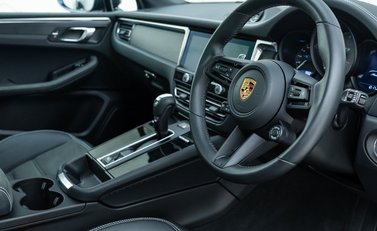 Porsche Macan GTS 10
