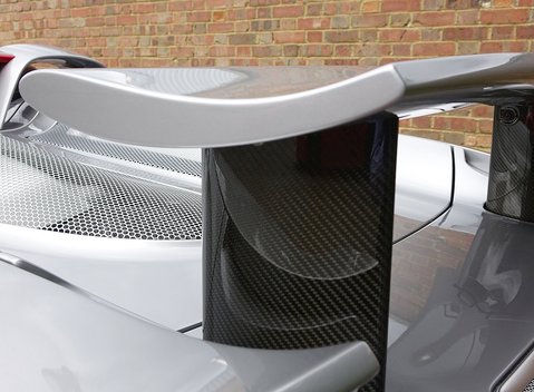 Porsche Carrera GT 11