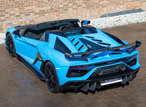 Lamborghini Aventador SVJ LP 770-4 Roadster 13