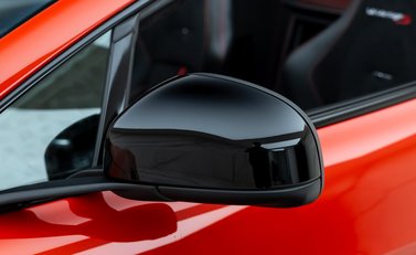 Aston Martin V12 Vantage S Roadster 40