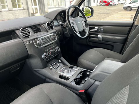 Land Rover Discovery 3.0 Discovery SE SDV6 Auto 4WD 5dr 37