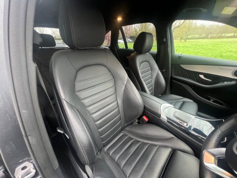 Mercedes-Benz GLC GLC 220 D 4MATIC AMG LINE 32