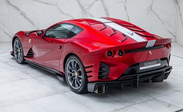 Ferrari 812 Competizione 9