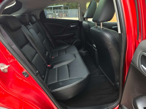 Honda Civic 1.8 Civic i-VTec SR Auto 5dr 31