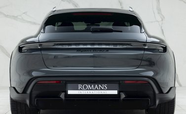 Porsche Taycan Turbo S Cross Turismo 5
