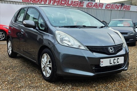 Honda Jazz I-VTEC ES..12 SERVICES LAST ONE @75K .. BEST COLOUR !!.. 1 PREVIOUS KEEPER  1