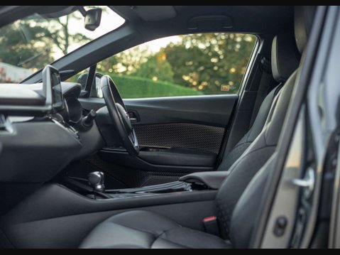 Toyota C-HR 1.8 C-HR Excel HEV CVT 5dr 3